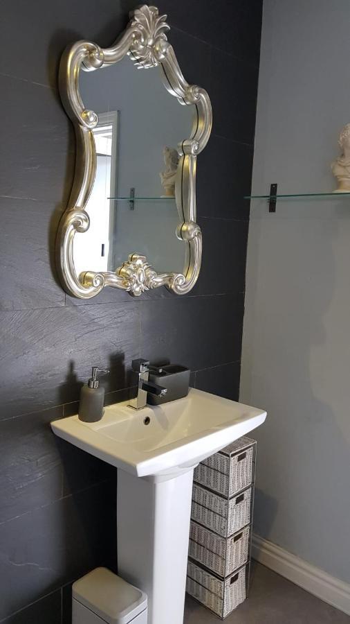 Victoriana Apartment, Central - Boutique ストラットフォード＝アポン＝エイボン エクステリア 写真